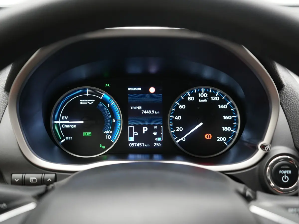 2.4 Black Edition PHEV 177pk Dealer O.H | 360 Camera | Adaptive Cruise | Alcantara Sportstoelen & Stuur Verwarmd | Keyless | Navigatie Via TomTom | 18" L.M | DAB | Plug In Hybrid |