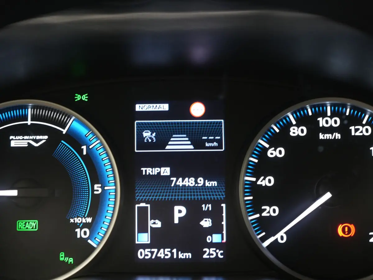 2.4 Black Edition PHEV 177pk Dealer O.H | 360 Camera | Adaptive Cruise | Alcantara Sportstoelen & Stuur Verwarmd | Keyless | Navigatie Via TomTom | 18" L.M | DAB | Plug In Hybrid |