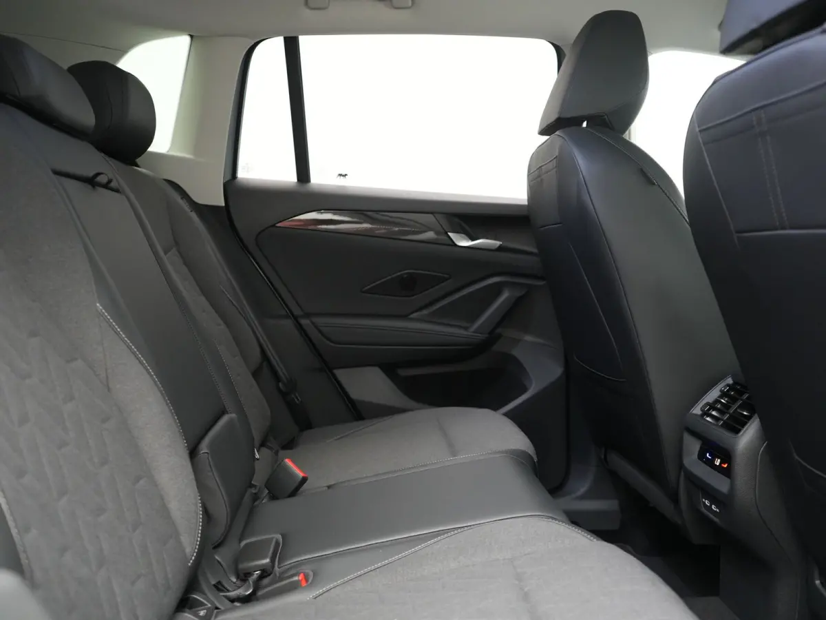 1.5 eHybrid PHEV 204pk | Trekhaak Af Fabriek | Adaptive Cruise | Camera | Sportstoelen Verwarmd | BLIS | Sfeerverlichting | Stuurverwarming | Apple Carplay | IQ Drive | Navigatie | Virtual |