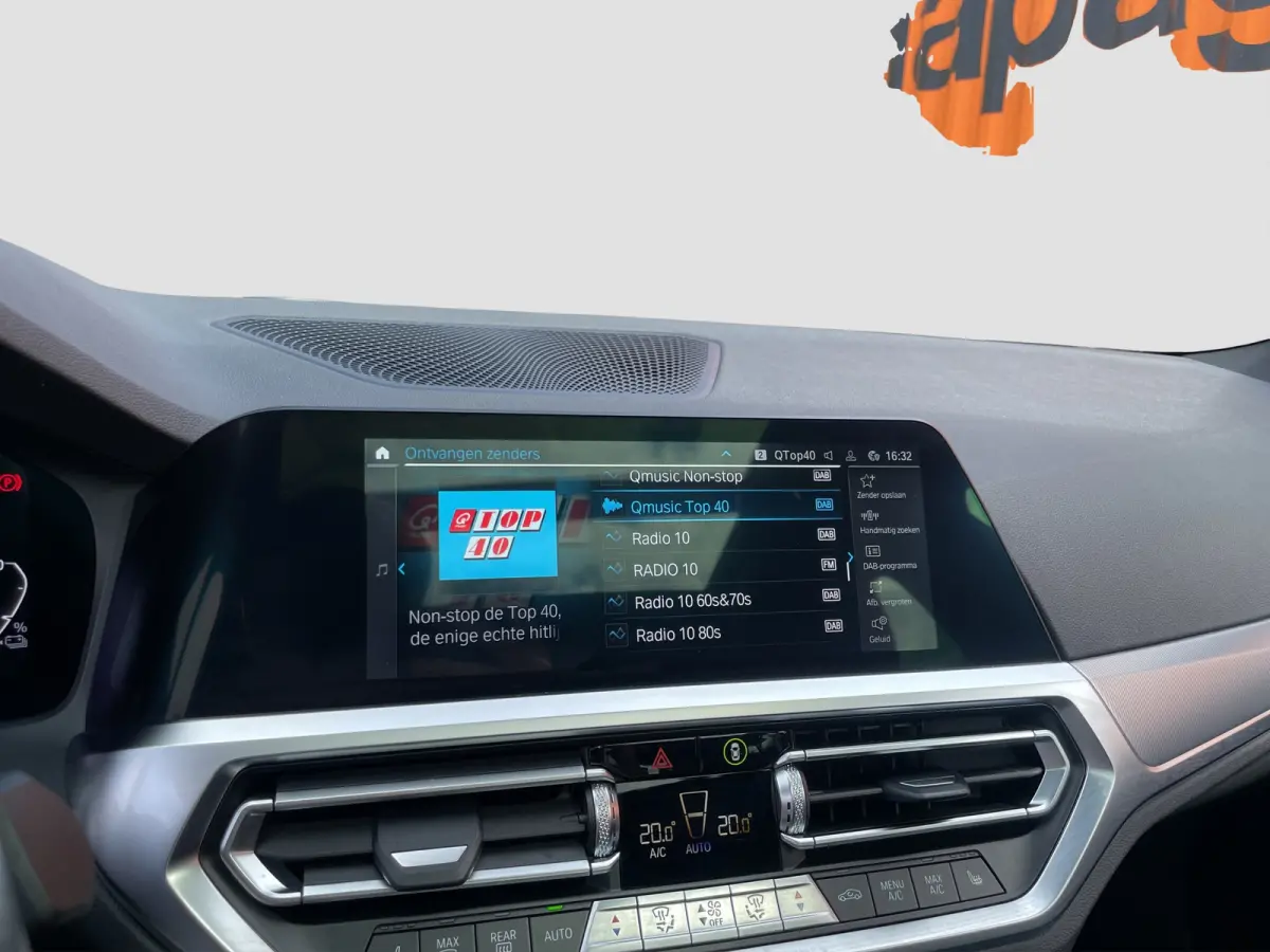 Touring 330e 292pk M-Sport | Pano | Trekhaak | Adap. Cruise | HUD | Stoelverwarming | BLIS |