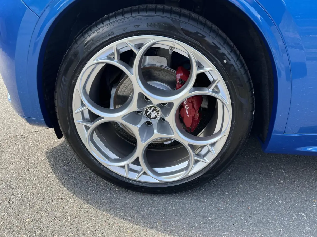 2.0t Q4 Veloce my22, BTW, 21 inch, Misano