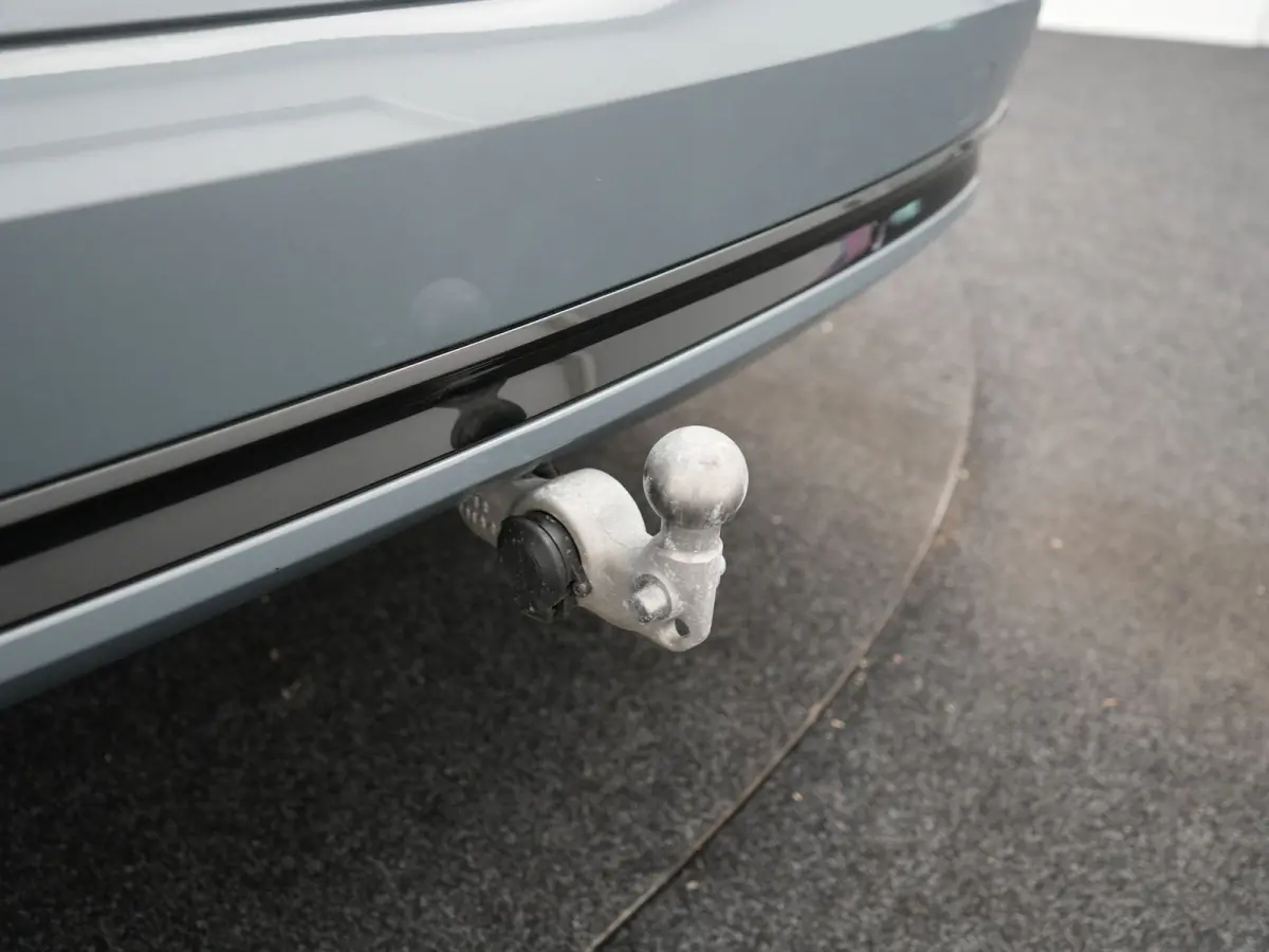 T8 Recharge AWD R-Design 7 Persoons Long Range PHEV 456pk Dealer O.H | Luchtvering | Trekhaak Af Fabriek | Panodak | 360 Camera | Adaptive Cruise | Harman  / Kardon | Alcantara Sportstoelen 