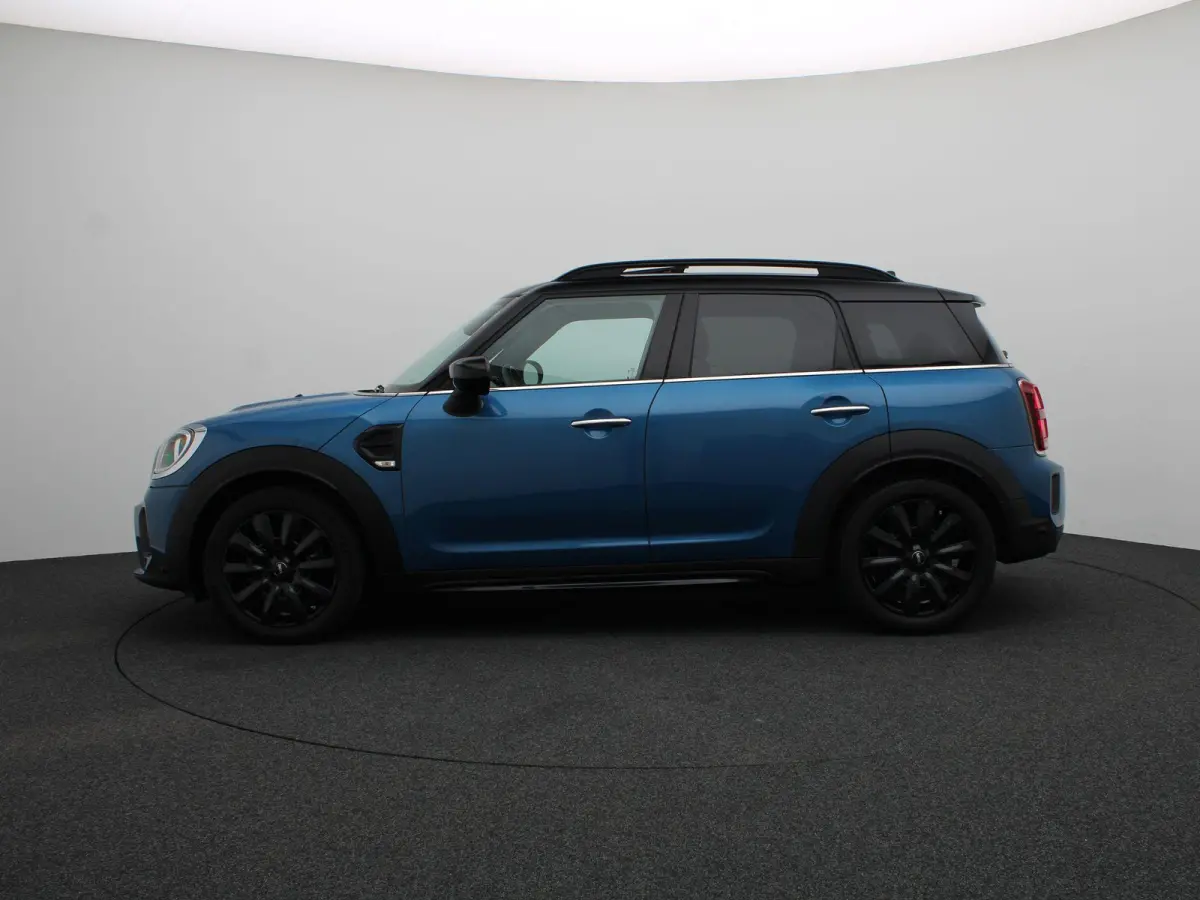 Cooper Classic + Glazen panoramadak + Comfort Pack + Park Assistant + Trekhaak + Glazen panoramadak + 18''