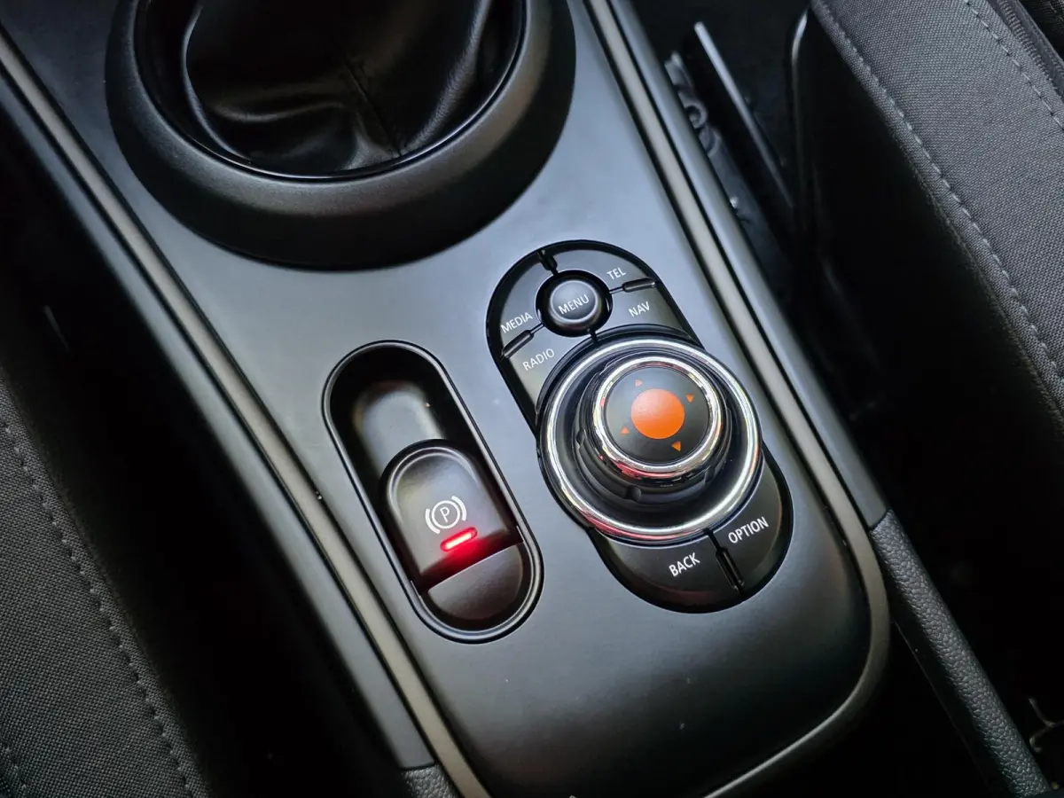 1.5 Cooper Salt | Afn. Trekhaak | Navigatie | Cruise Control | Climate Control