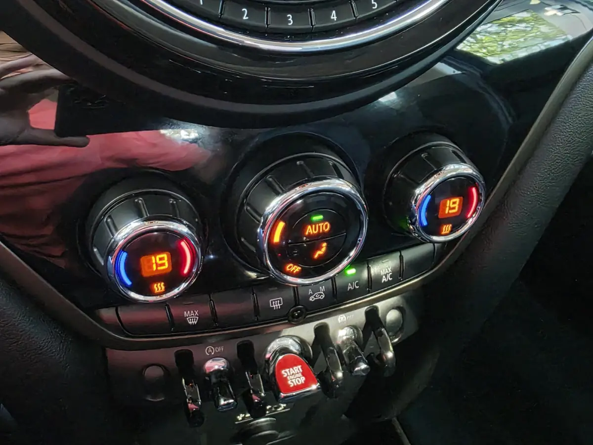 1.5 Cooper Salt | Afn. Trekhaak | Navigatie | Cruise Control | Climate Control