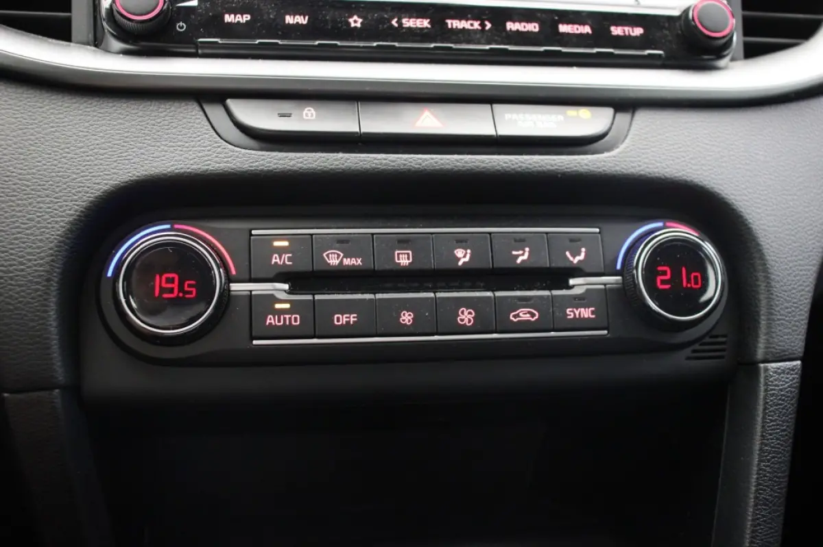1.0 T-GDi MHEV DynamicLine Automaat - Carplay, Camera, Clima