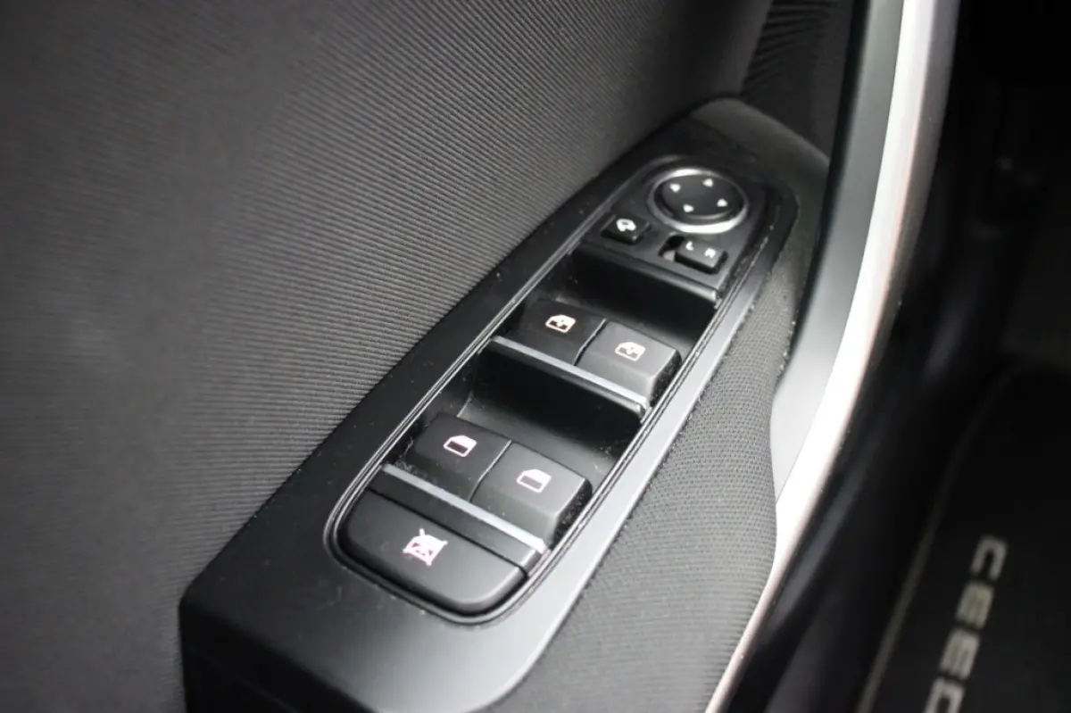 1.0 T-GDi MHEV DynamicLine Automaat - Carplay, Camera, Clima