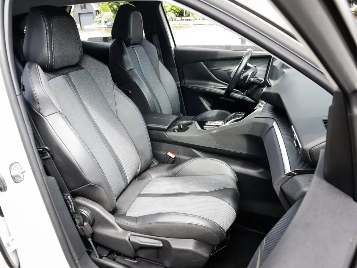 1.6 HYbrid 225 Blue Lease Allure 1e-Eig. & Dealer-Onderh. BOVAG-Garantie. NL-Auto.
