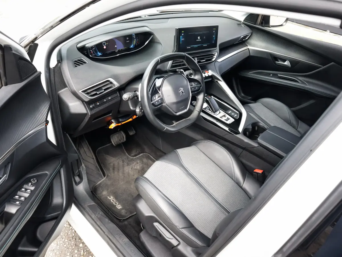 1.6 HYbrid 225 Blue Lease Allure 1e-Eig. & Dealer-Onderh. BOVAG-Garantie. NL-Auto.