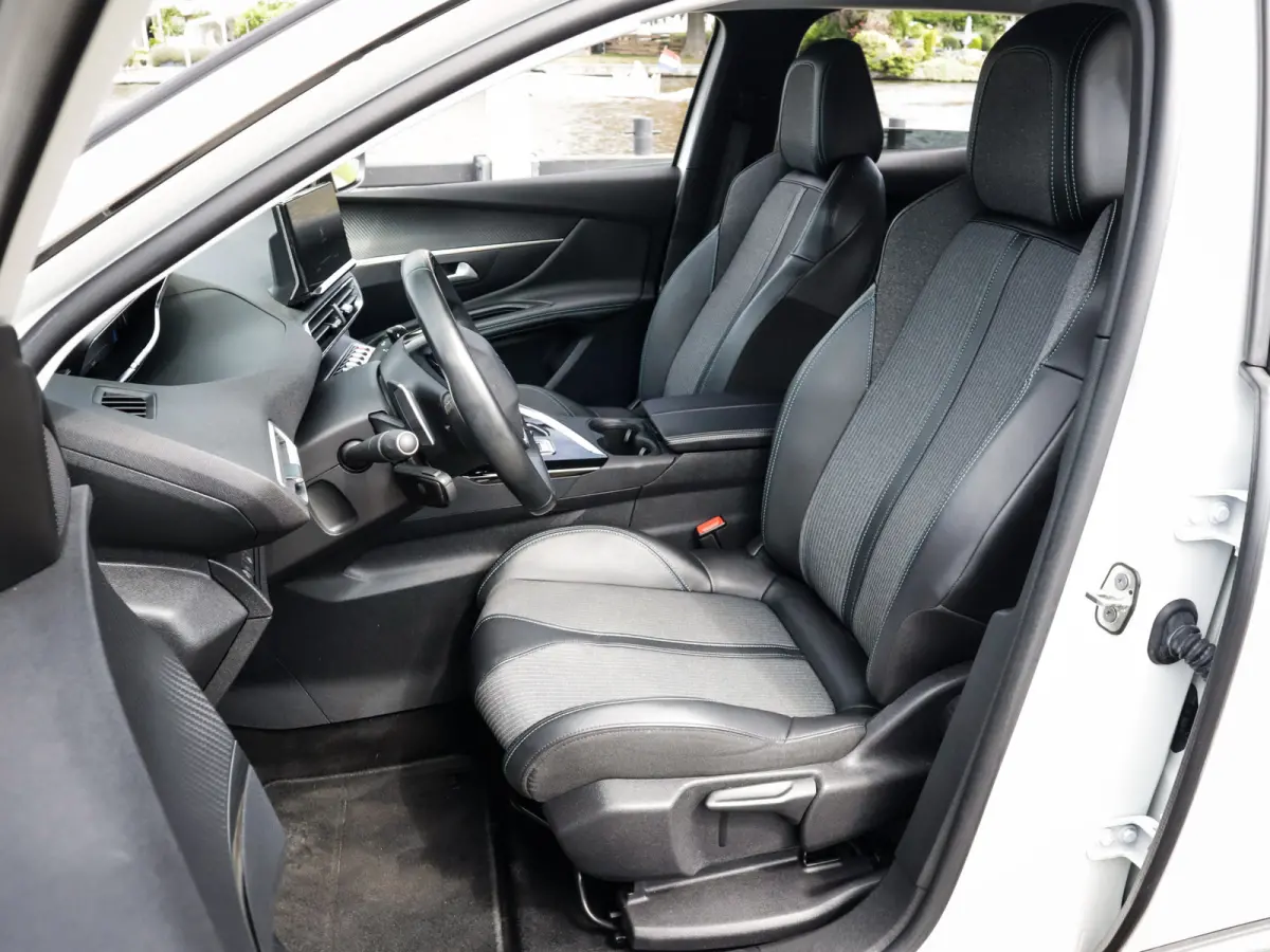 1.6 HYbrid 225 Blue Lease Allure 1e-Eig. & Dealer-Onderh. BOVAG-Garantie. NL-Auto.