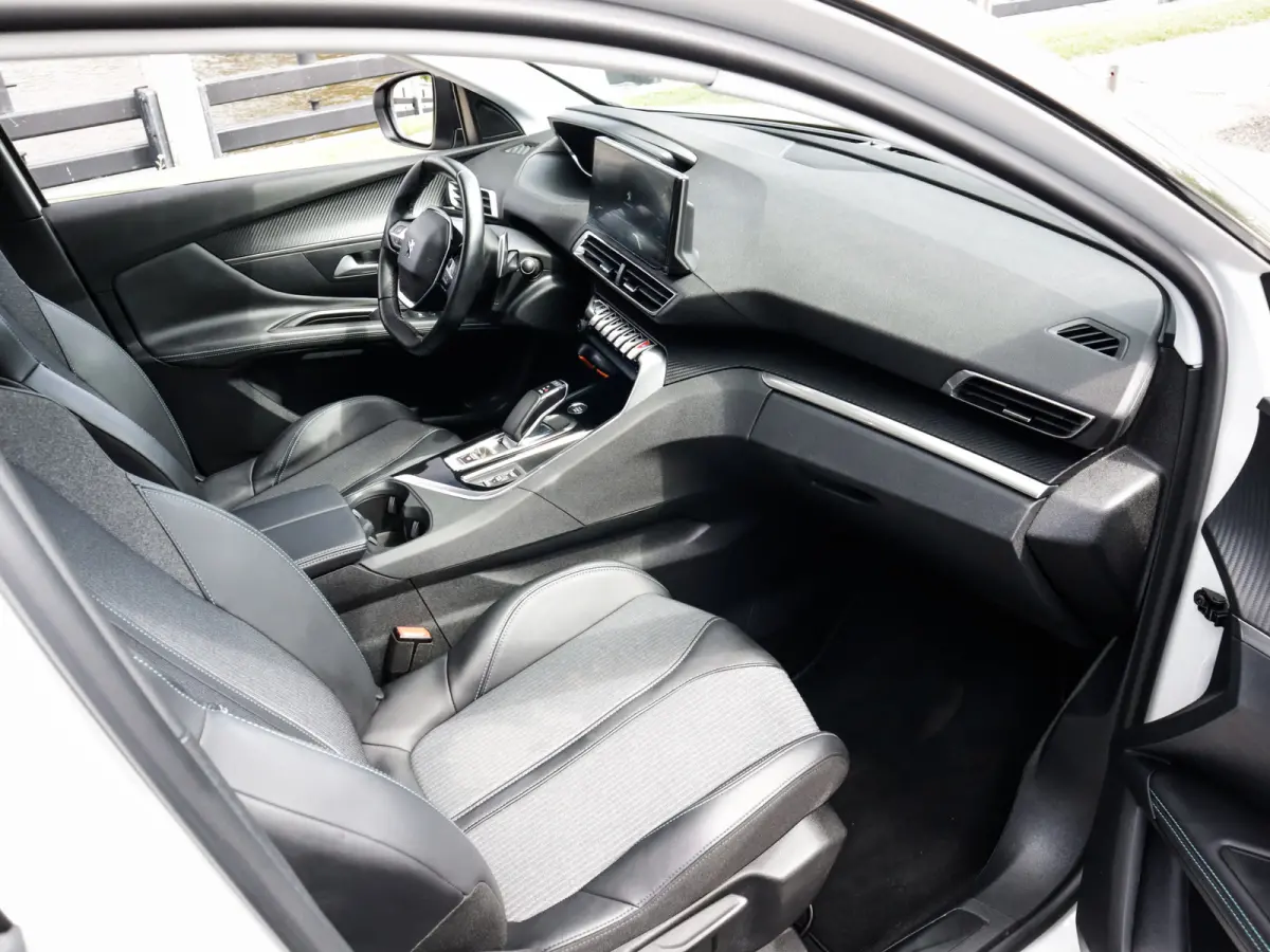 1.6 HYbrid 225 Blue Lease Allure 1e-Eig. & Dealer-Onderh. BOVAG-Garantie. NL-Auto.