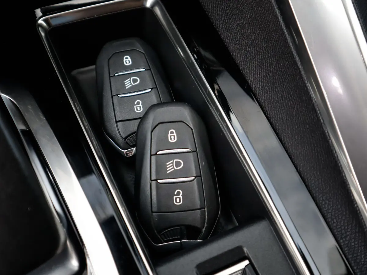 1.6 HYbrid 225 Blue Lease Allure 1e-Eig. & Dealer-Onderh. BOVAG-Garantie. NL-Auto.