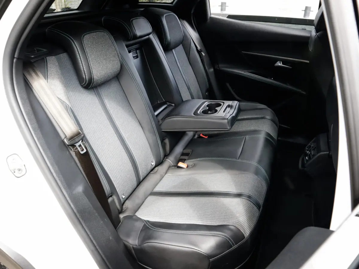 1.6 HYbrid 225 Blue Lease Allure 1e-Eig. & Dealer-Onderh. BOVAG-Garantie. NL-Auto.