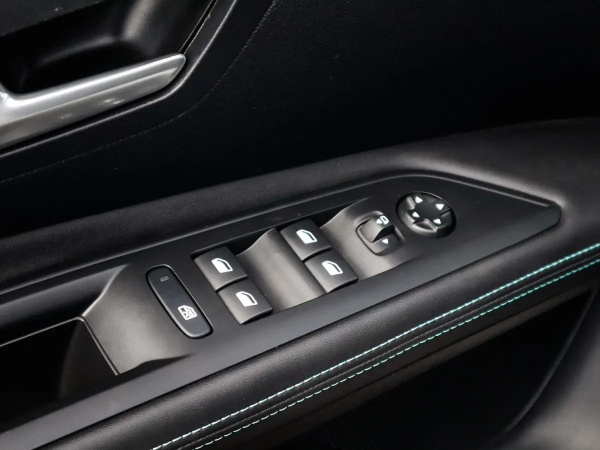 1.6 HYbrid 225 Blue Lease Allure 1e-Eig. & Dealer-Onderh. BOVAG-Garantie. NL-Auto.