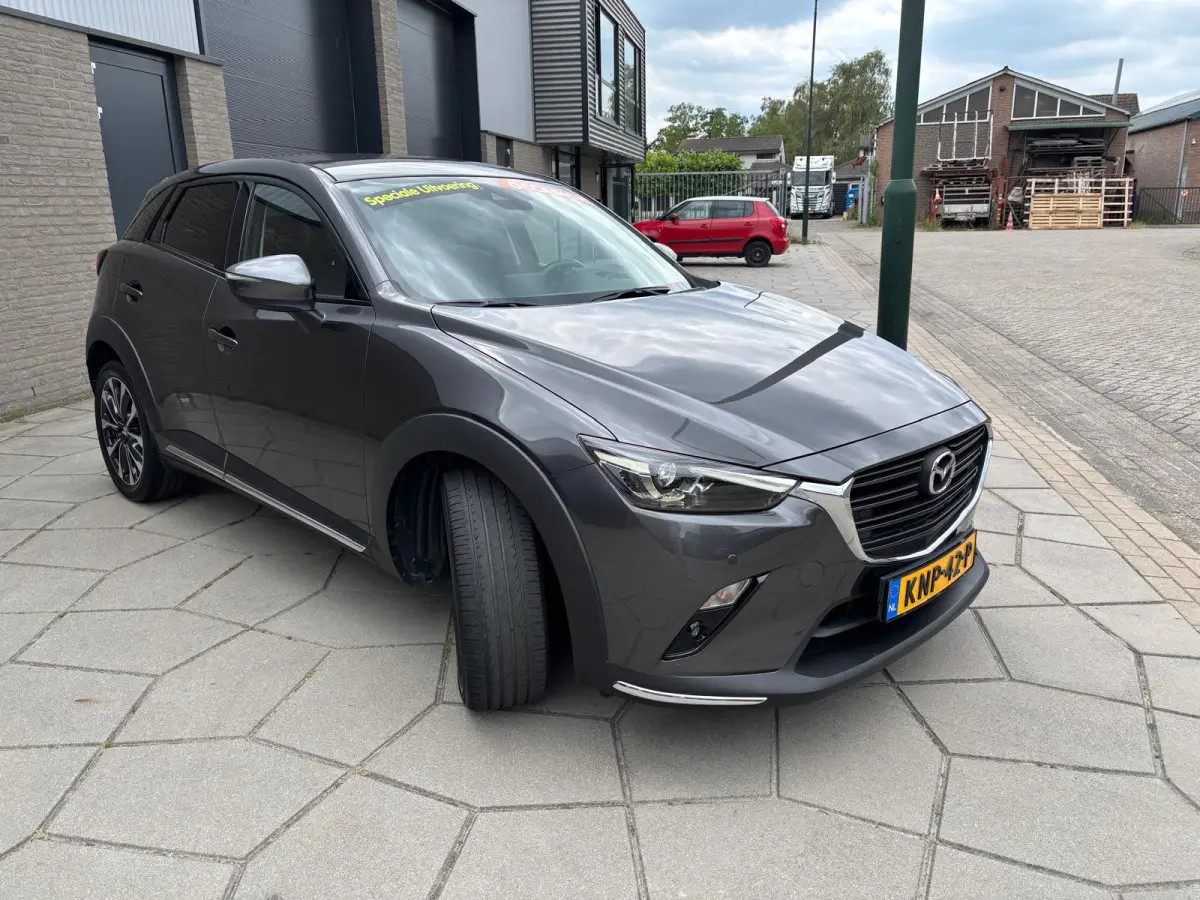 2.0 SkyActiv-G 121 Luxury | ALLES aan deze auto is SUPER , KM-Stand, Kleur , Uitvoering en NIEUWSTAAT