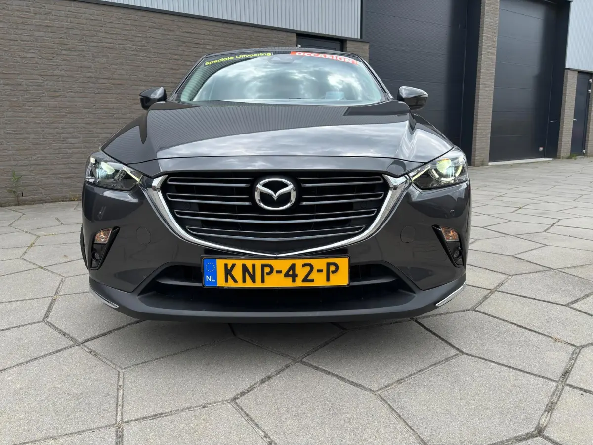 2.0 SkyActiv-G 121 Luxury | ALLES aan deze auto is SUPER , KM-Stand, Kleur , Uitvoering en NIEUWSTAAT