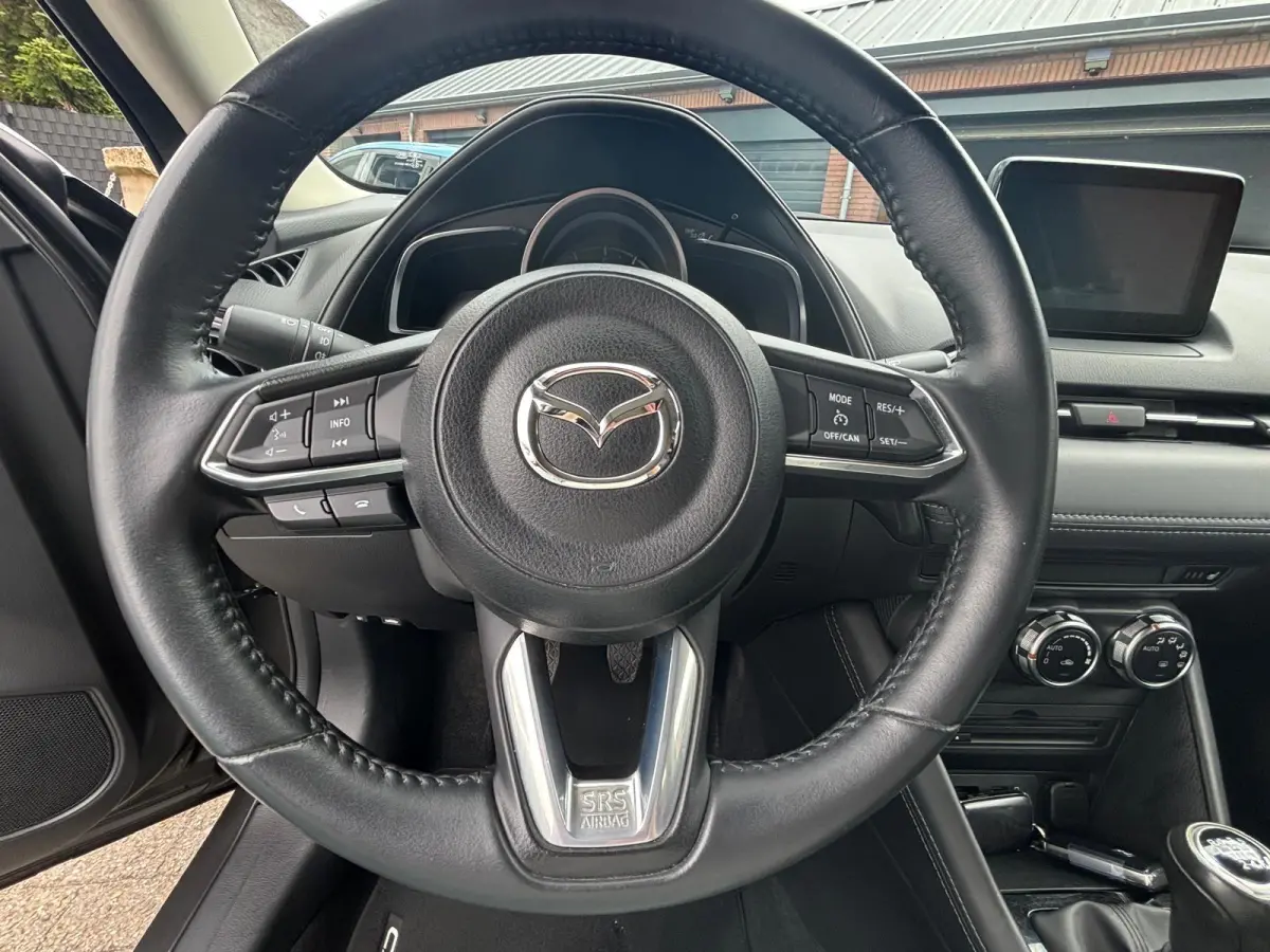 2.0 SkyActiv-G 121 Luxury | ALLES aan deze auto is SUPER , KM-Stand, Kleur , Uitvoering en NIEUWSTAAT