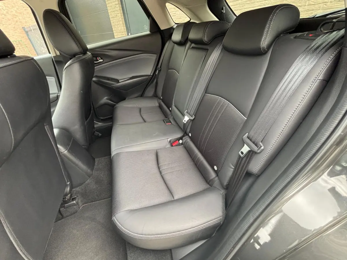 2.0 SkyActiv-G 121 Luxury | ALLES aan deze auto is SUPER , KM-Stand, Kleur , Uitvoering en NIEUWSTAAT