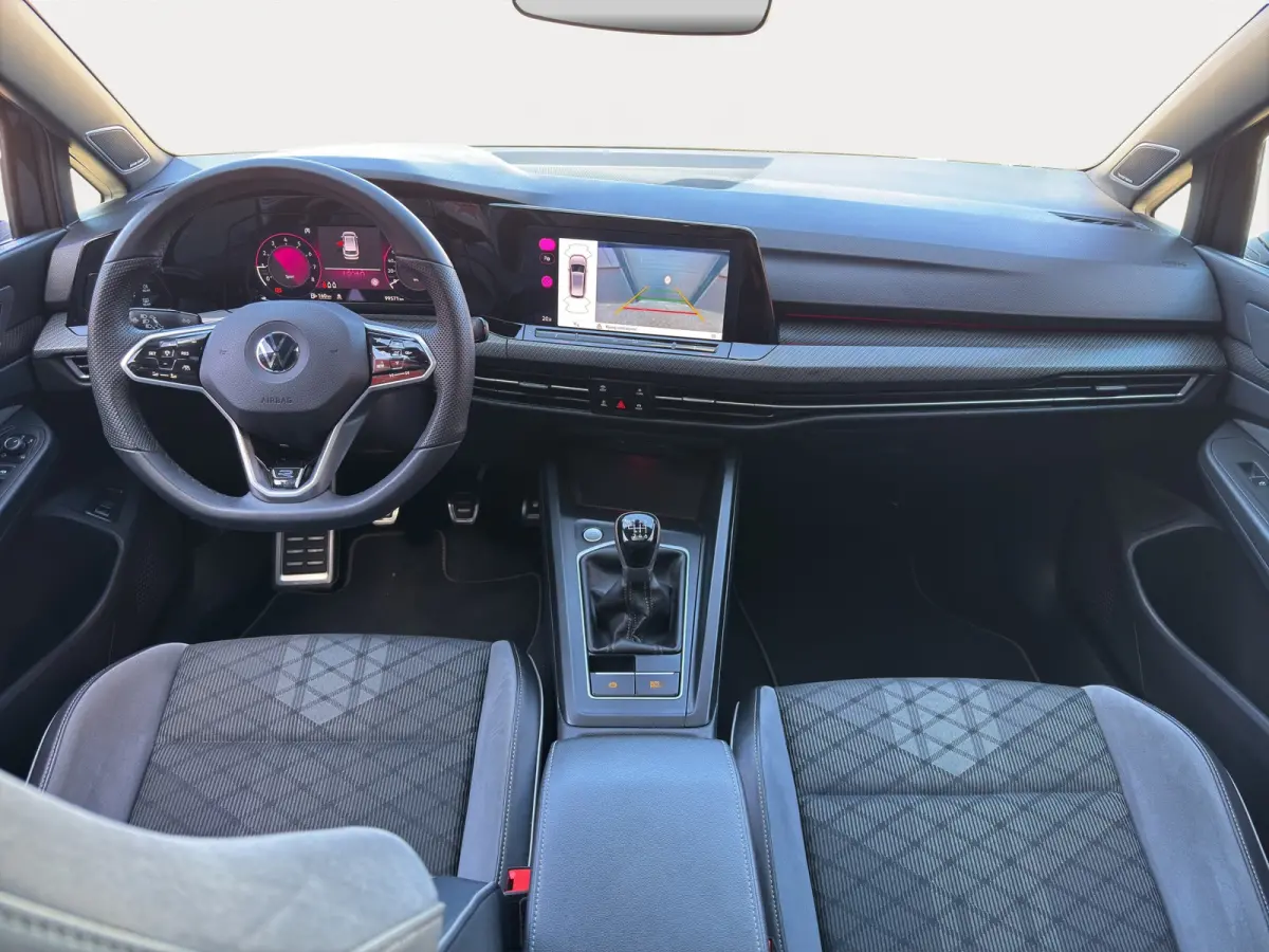 1.5 TSI R-Line | Trekhaak | Panoramadak | Premium audio | Achteruitrijcamera |