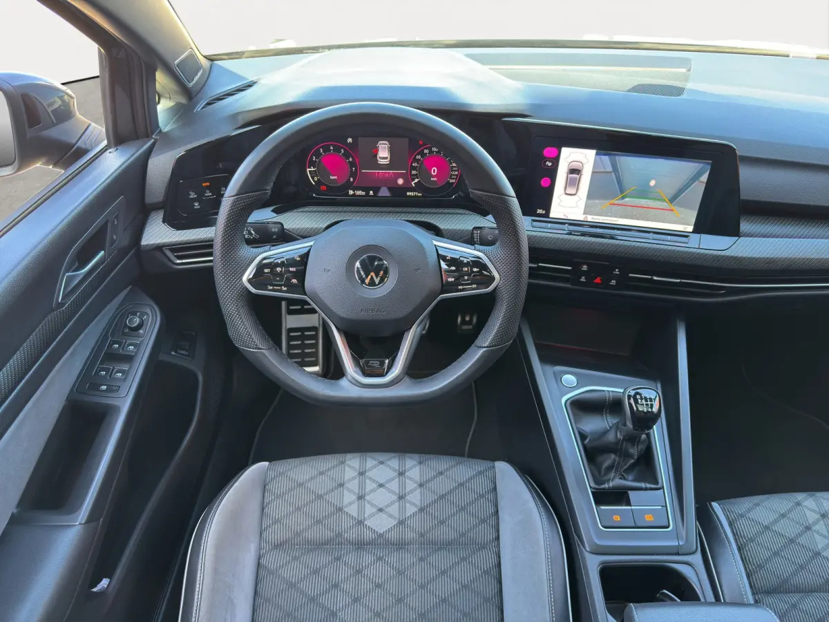 1.5 TSI R-Line | Trekhaak | Panoramadak | Premium audio | Achteruitrijcamera |