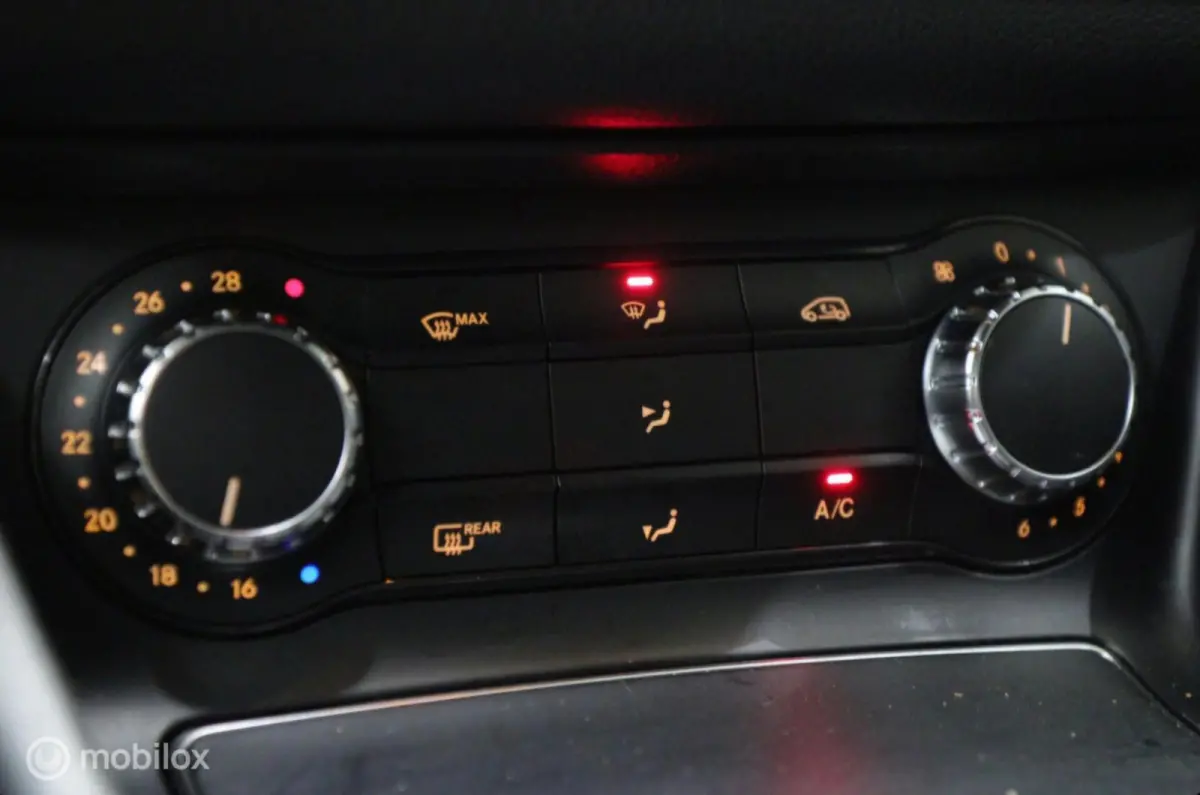 180 AMG Pack Automaat Facelift Alcantara