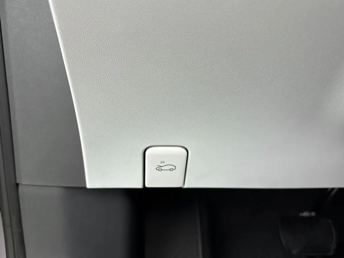RWD Long Range 80.8 kWh Nieuw Model | Trekhaak | Apple Carplay