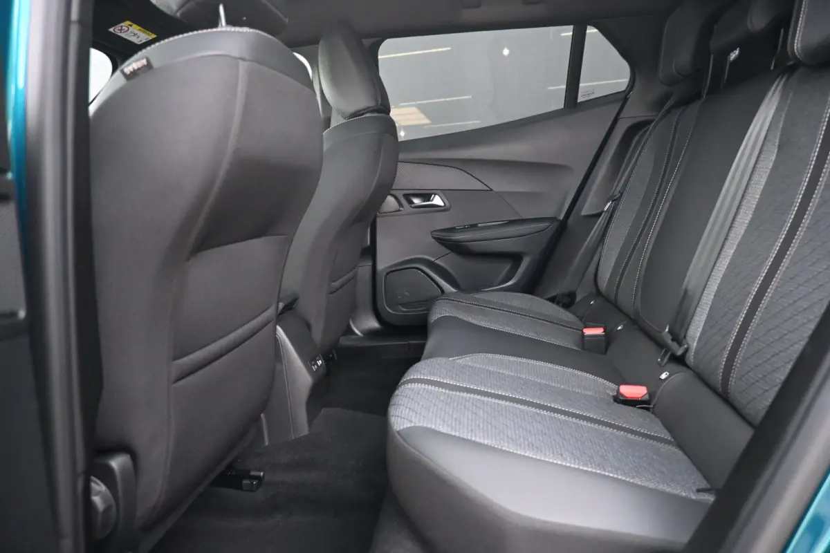 1.2 Hybrid 145 Allure Tot 8 Jaar Garantie! | Navigatie | Achteruitrijcamera | Draadloos Apple Carplay & Android Auto | !!
