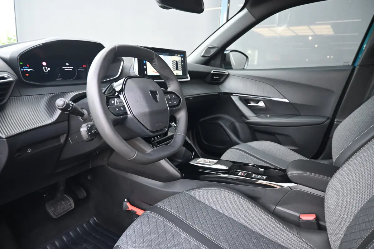 1.2 Hybrid 145 Allure Tot 8 Jaar Garantie! | Navigatie | Achteruitrijcamera | Draadloos Apple Carplay & Android Auto | !!