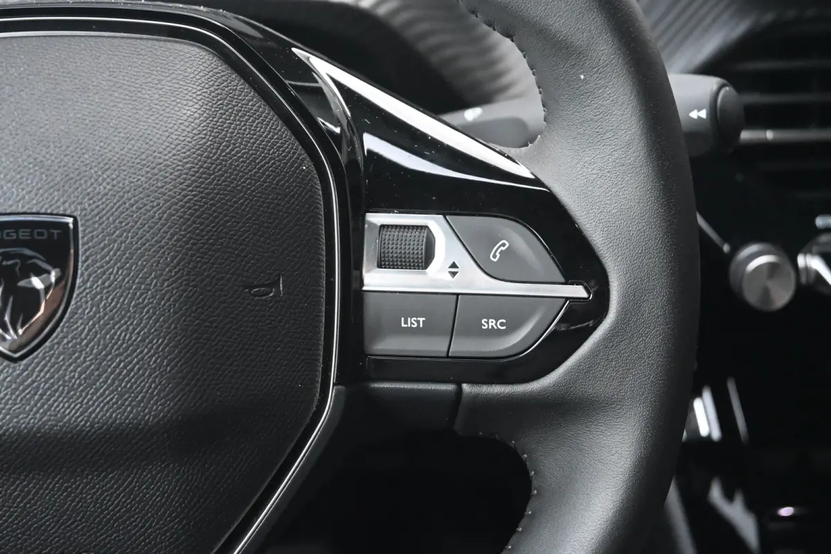 1.2 Hybrid 145 Allure Tot 8 Jaar Garantie! | Navigatie | Achteruitrijcamera | Draadloos Apple Carplay & Android Auto | !!