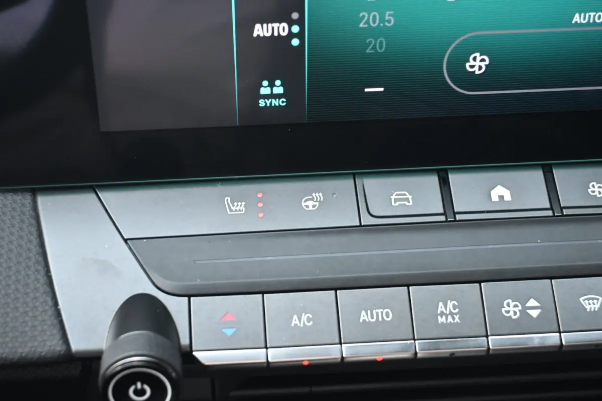 1.2 Turbo Hybrid GS 145pk | Schuif-/Kanteldak | Navigatie | Stoel/Stuurverwarming | AGR-Stoelen | Climate Control | !!