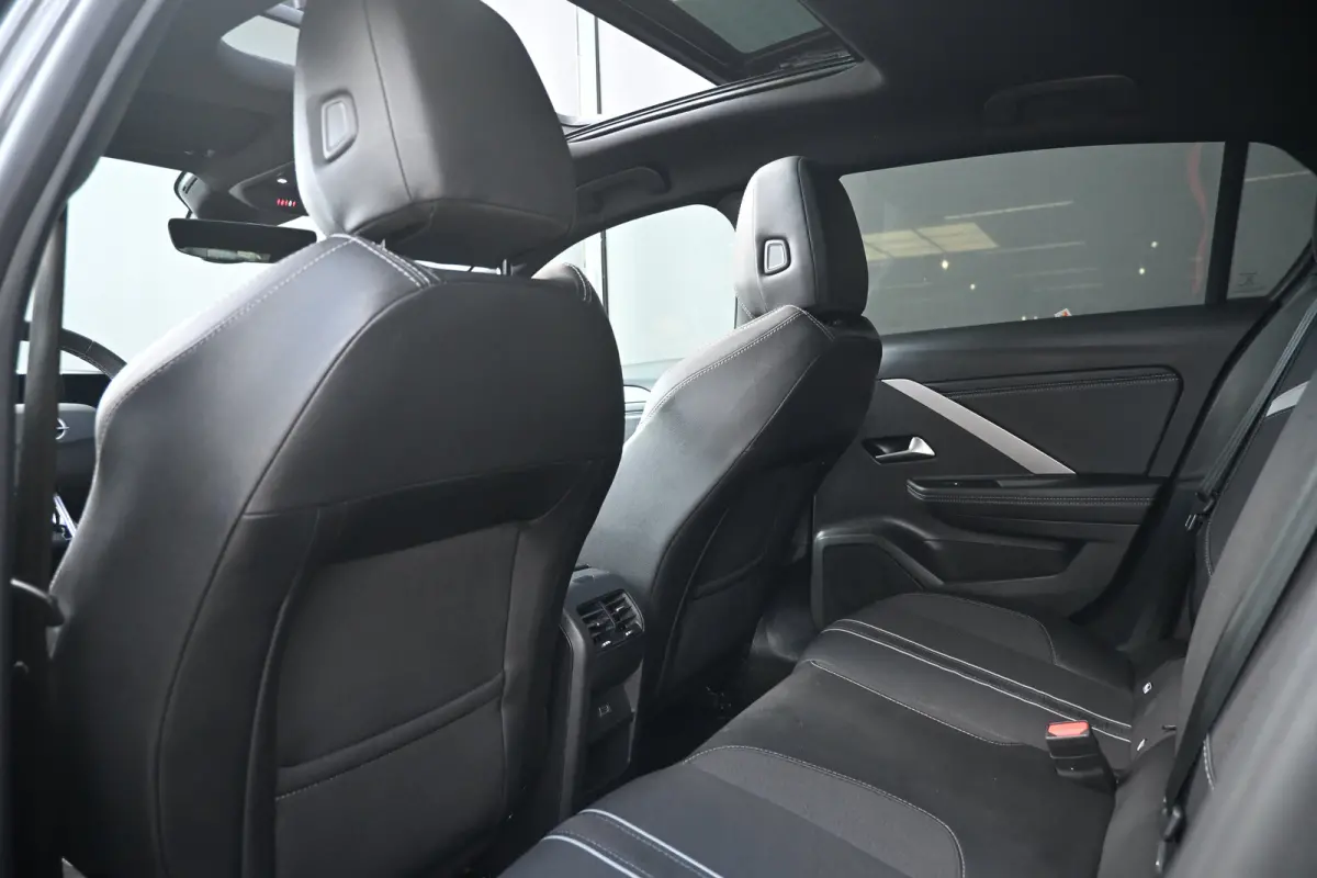 1.2 Turbo Hybrid GS 145pk | Schuif-/Kanteldak | Navigatie | Stoel/Stuurverwarming | AGR-Stoelen | Climate Control | !!