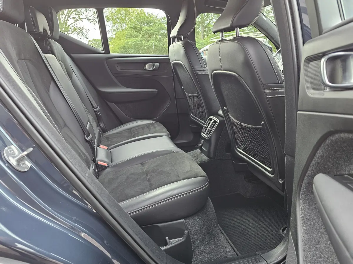 1.5 T4 R-Design PHEV | LED | Trekhaak | 360 camera | Elek. stoelen + mermory | Stoelverwarming | Alcantara |
