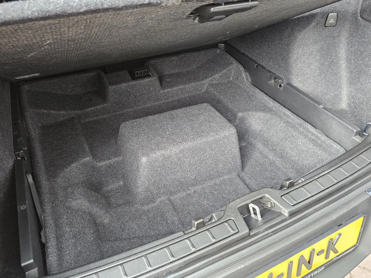1.5 T4 R-Design PHEV | LED | Trekhaak | 360 camera | Elek. stoelen + mermory | Stoelverwarming | Alcantara |