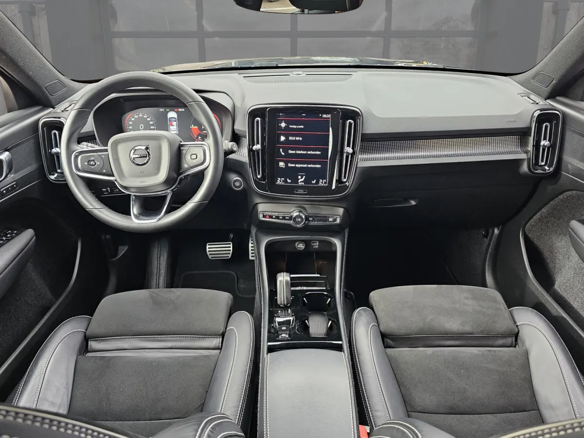 1.5 T4 R-Design PHEV | LED | Trekhaak | 360 camera | Elek. stoelen + mermory | Stoelverwarming | Alcantara |