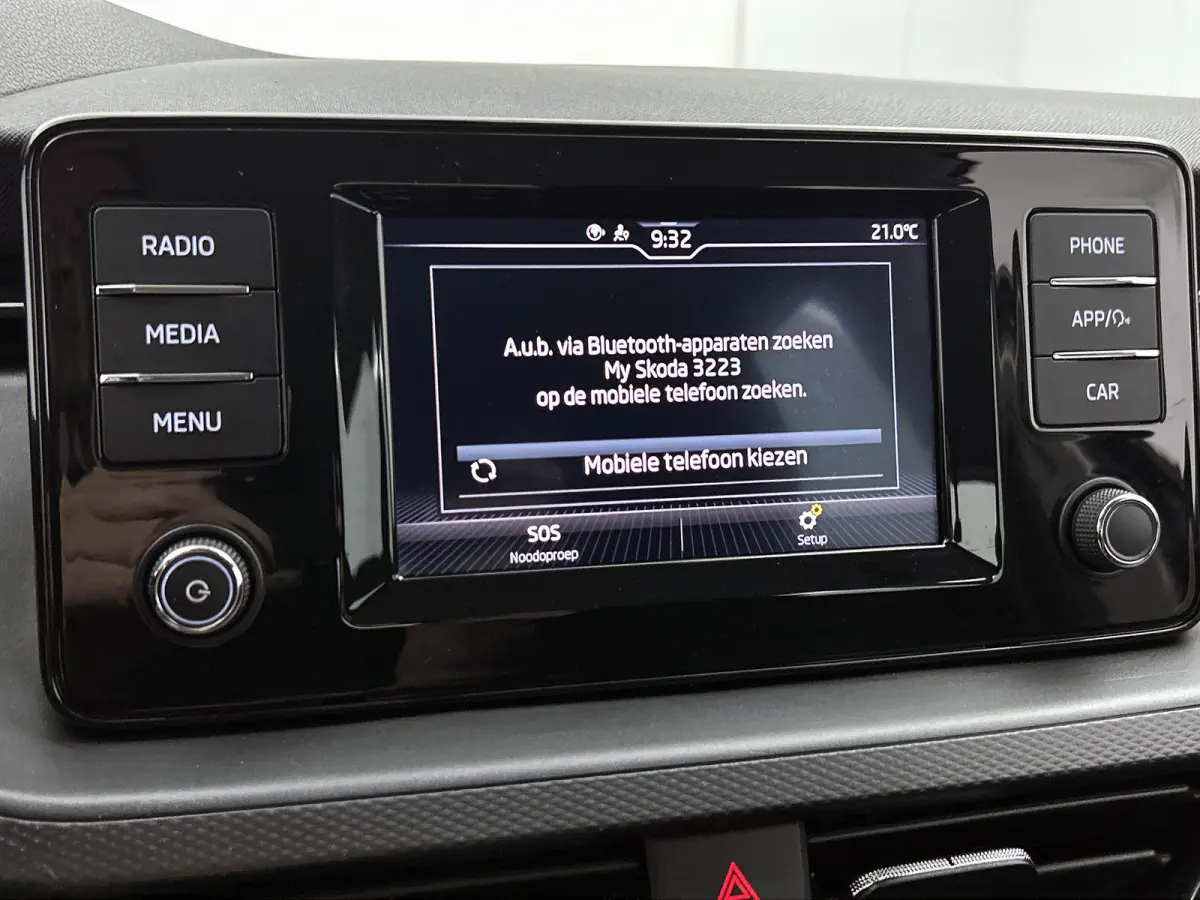 1.0 TSI 111PK Active / Hoge instap / 6Versn. / Pdc. / Airco / Radio multimedia  / Cruis controle / Apk 03-2027