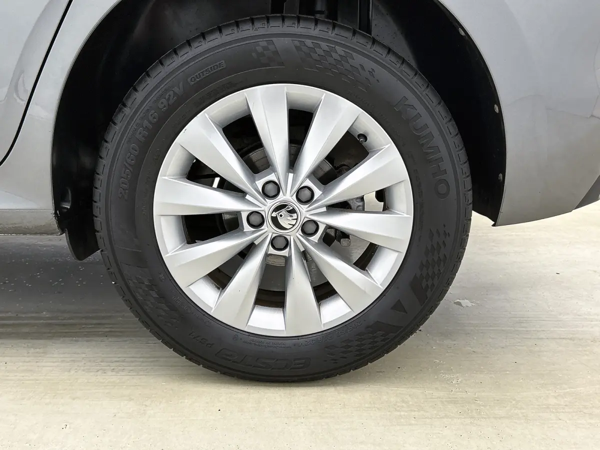 1.5 TSI 150Pk Automaat ACT Business Edition / Trekhaak / Pdc.+Camera / Airco-ecc./ Navigatie / Apk 05-2028