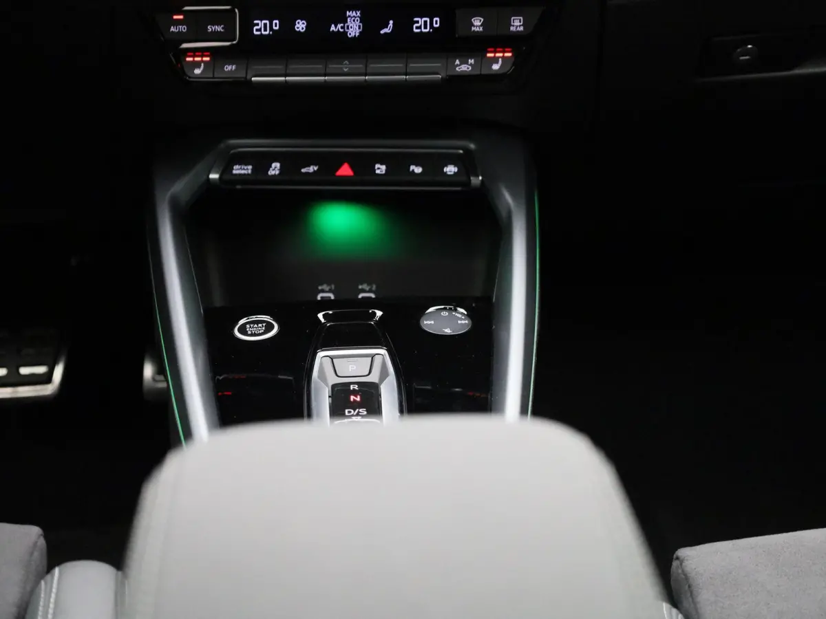 40 TFSI e Advanced 204 PK | Adaptive cruise control | Sonos | Dodehoekdetectie | Stoelverwarming | Achteruitrijcamera | Climate control | Trekhaak | Privacy glas