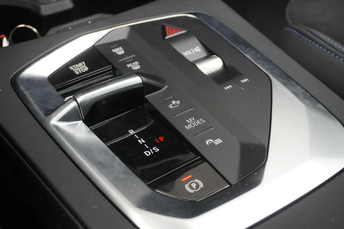 M235 xDrive | M Sportpakket Pro | Innovation Pack | Stuurwielrand verwarmd | Glazen panoramadak | Elektrisch verstelbare stoelen | Driving Assistant Professional | Harman Kardon HiFi Sound s
