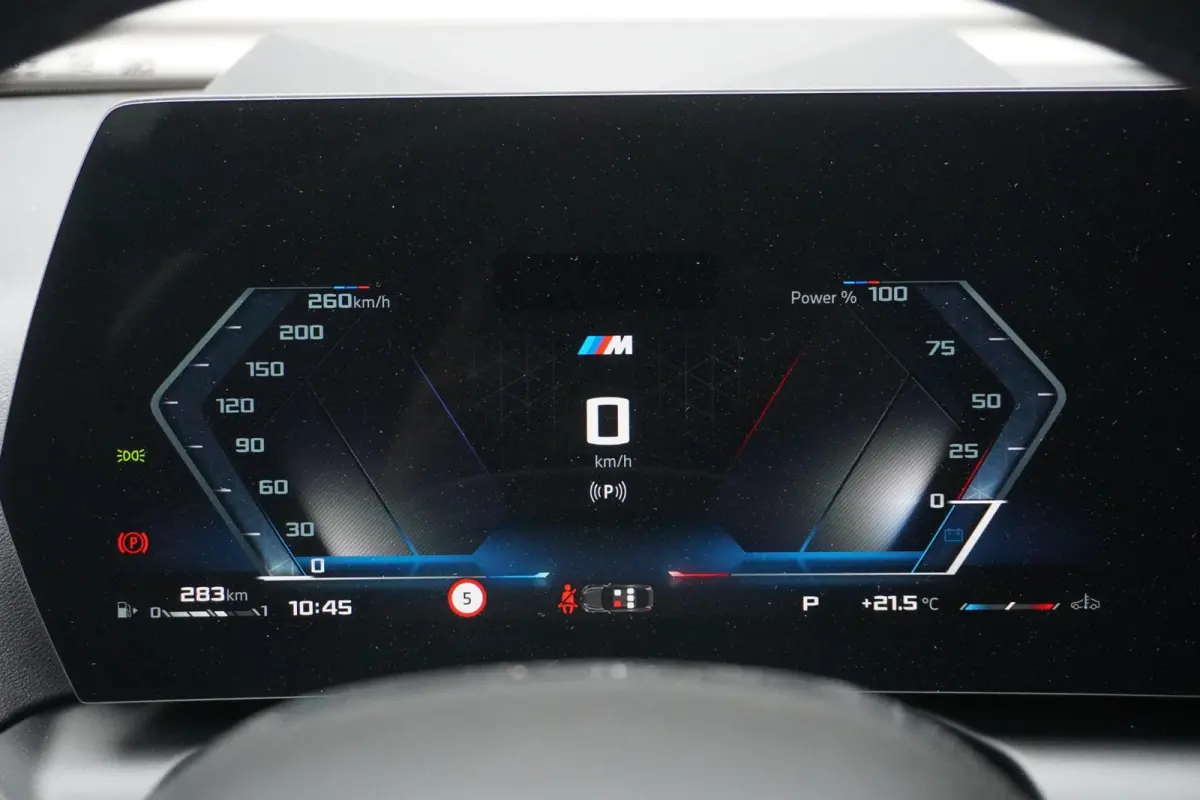 M235 xDrive | M Sportpakket Pro | Innovation Pack | Stuurwielrand verwarmd | Glazen panoramadak | Elektrisch verstelbare stoelen | Driving Assistant Professional | Harman Kardon HiFi Sound s