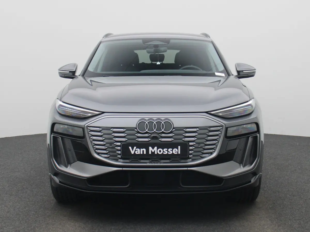 edition performance 100 kWh | Adaptive cruise control | 360 graden camera | Dodehoekdetectie | Stuurverwarming | Climate control | Carbon pakket | Stoelverwarming voor & achter | Warmtepomp 