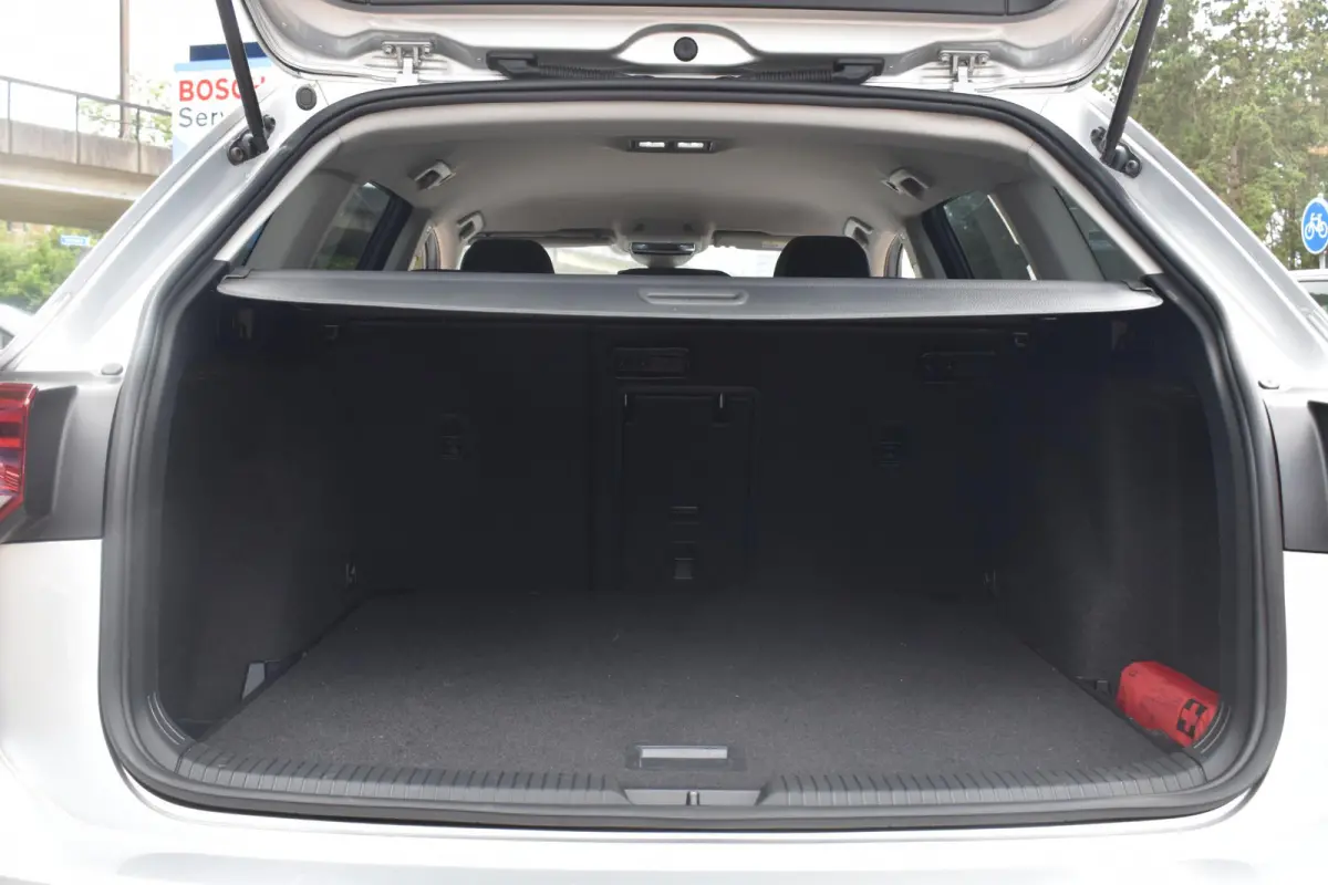 1.0 TSI Life Business BSM | Navigatie | Stuur/Stoelverwarming | Sfeerverlichting | 12 mnd BOVAG garantie | Whatsapp 06-53188999