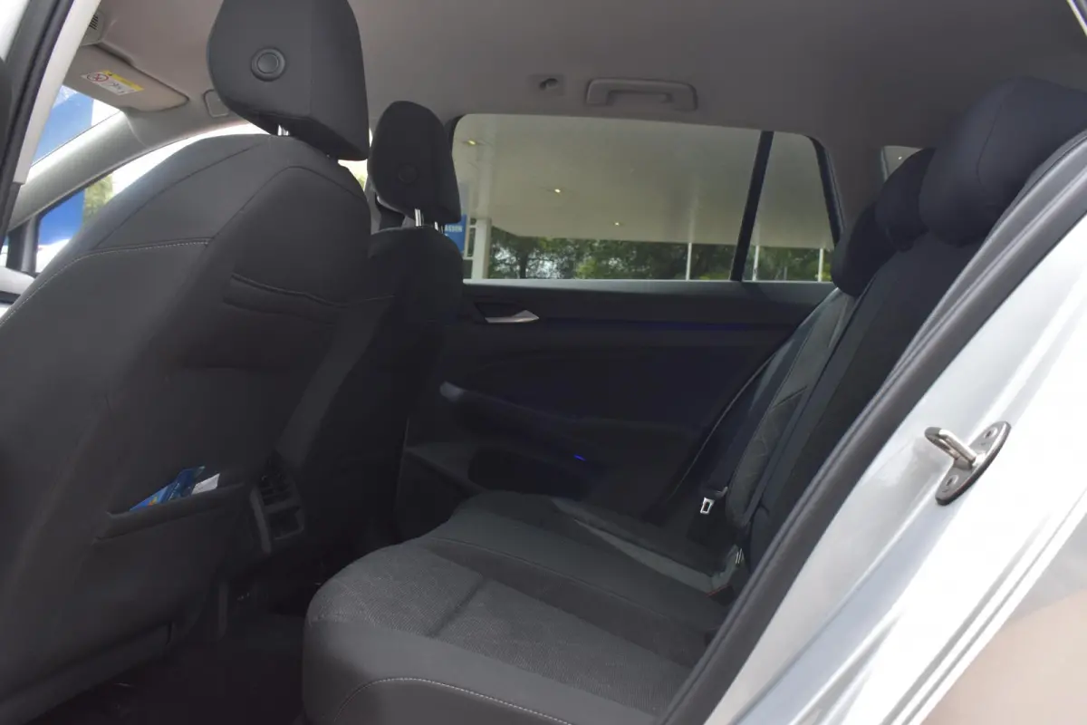 1.0 TSI Life Business BSM | Navigatie | Stuur/Stoelverwarming | Sfeerverlichting | 12 mnd BOVAG garantie | Whatsapp 06-53188999