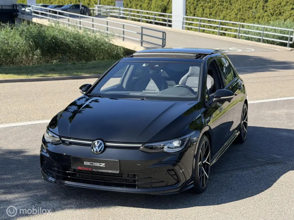 8 1.5 eTSI 3x R-Line DSG PANO IQ SFEER BLACK