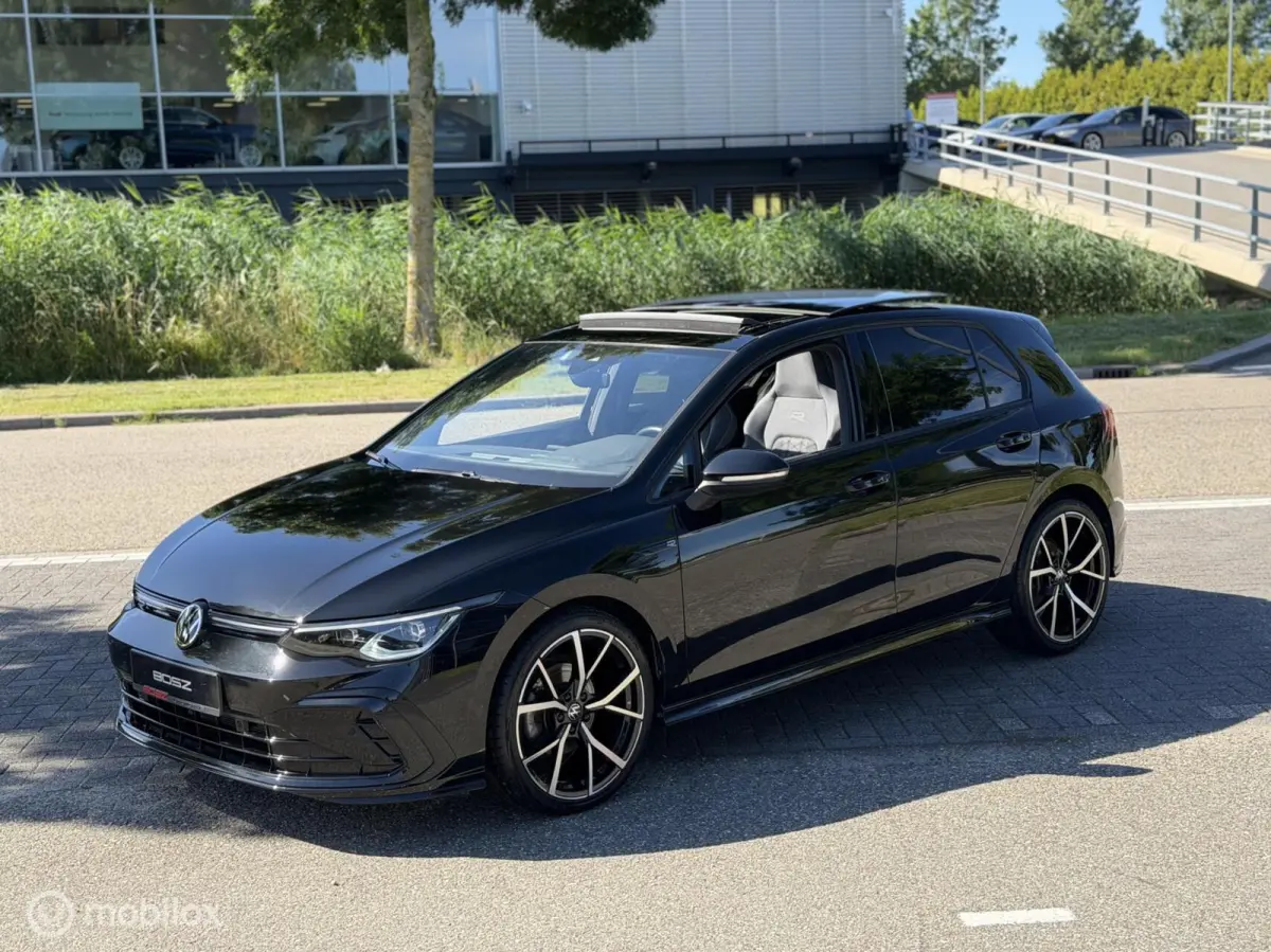 8 1.5 eTSI 3x R-Line DSG PANO IQ SFEER BLACK