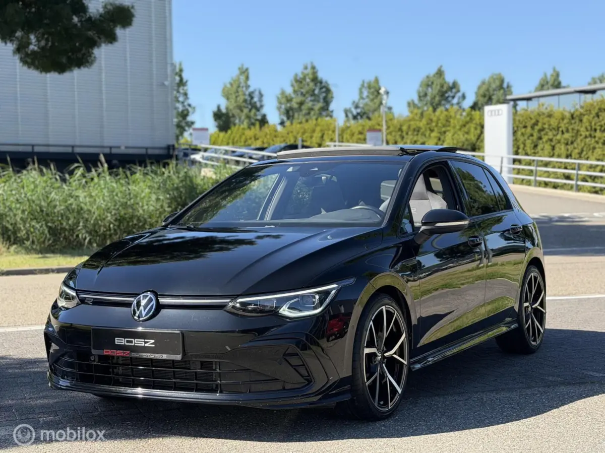 8 1.5 eTSI 3x R-Line DSG PANO IQ SFEER BLACK