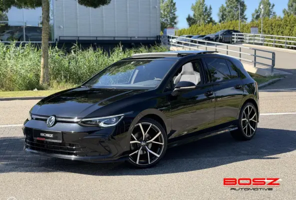 8 1.5 eTSI 3x R-Line DSG PANO IQ SFEER BLACK