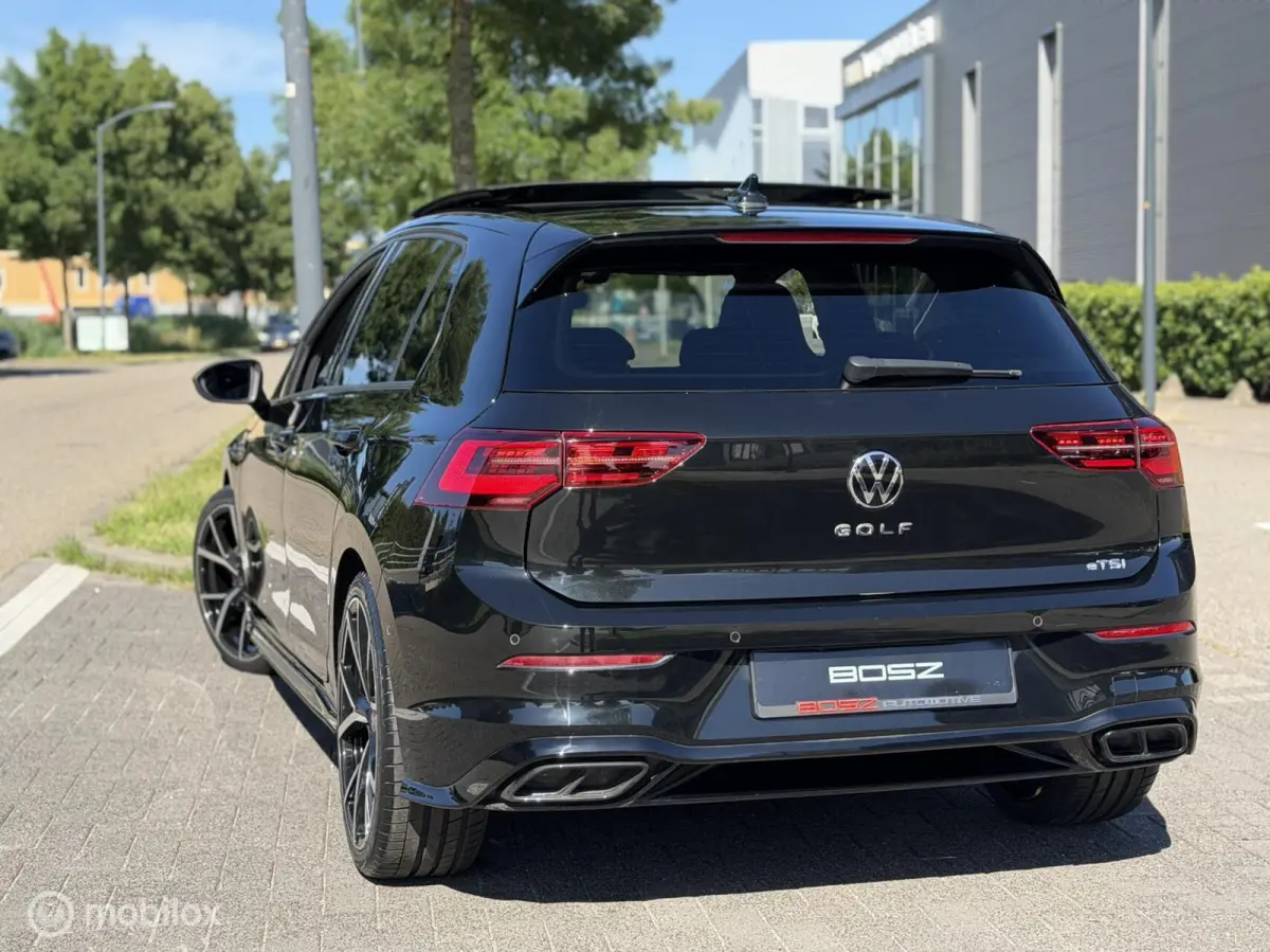 8 1.5 eTSI 3x R-Line DSG PANO IQ SFEER BLACK