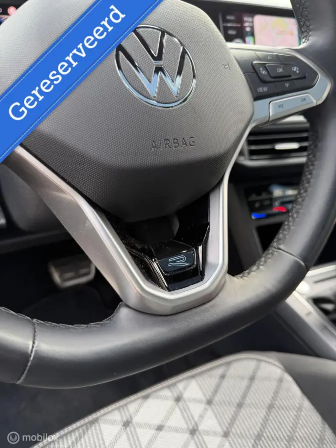 1.0 TSI DSG 3x R-Line PANO IQ CAMERA KEYLESS