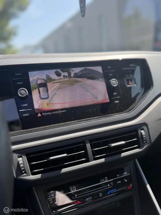 1.0 TSI DSG 3x R-Line PANO IQ CAMERA KEYLESS