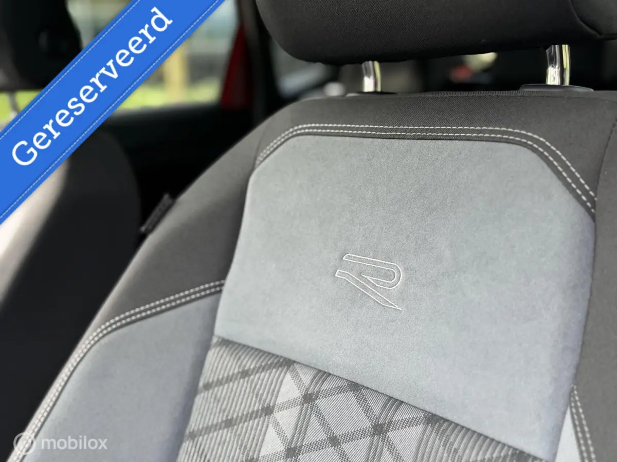 1.0 TSI DSG 3x R-Line PANO IQ CAMERA KEYLESS